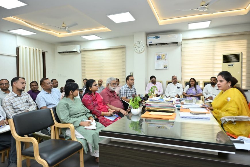 महापौर मीनल चौबे ने जोन कमिश्नरों को दिए सख्त निर्देश, अवैध निर्माण और बिना पार्किंग प्रतिष्ठानों पर होगी कार्रवाई