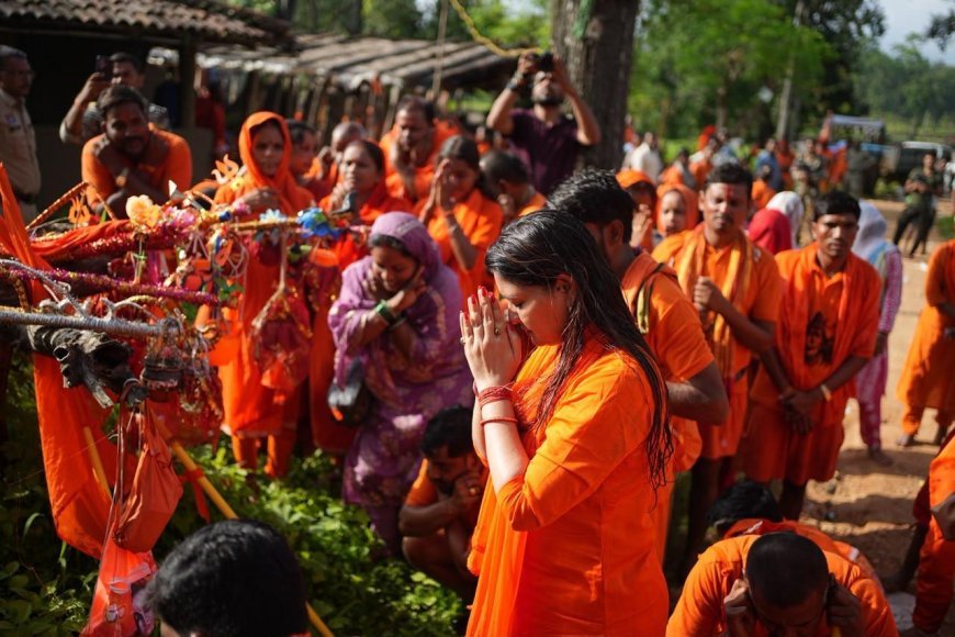 बोल बम के जयघोष से गूंजा वनांचल : विधायक भावना बोहरा और कांवड़ियों ने यात्रा के तीसरे दिन किया पंडरिया विधानसभा में प्रवेश, वन ग्राम महामाई से गौरकांपा तक तय की यात्रा