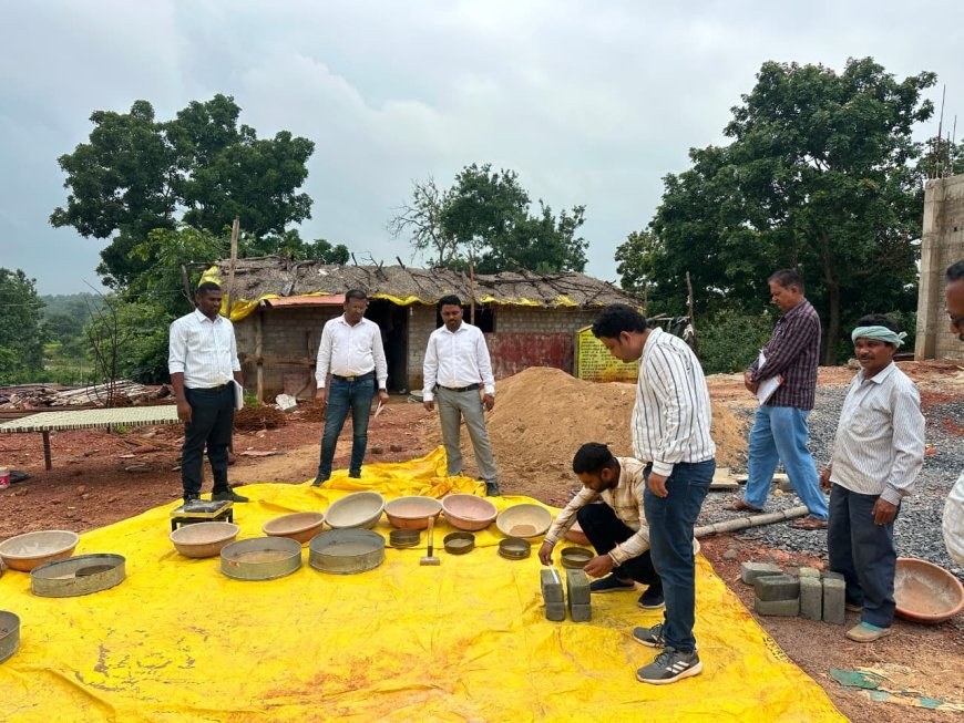 जनमन योजना के तहत निर्माणाधीन आदिवासी छात्रावास भवन का अधीक्षण अभियंता ने किया निरीक्षण