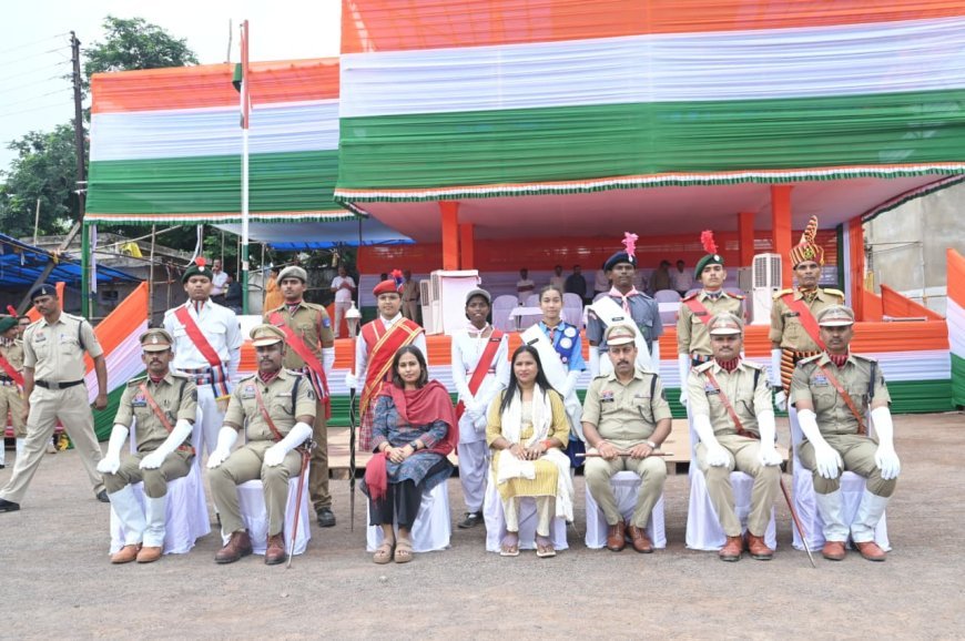स्वतंत्रता दिवस समारोह की तैयारियों का शानदार फुल ड्रेस रिहर्सल, बेसिक स्कूल मैदान में गूंजे देशभक्ति के स्वर