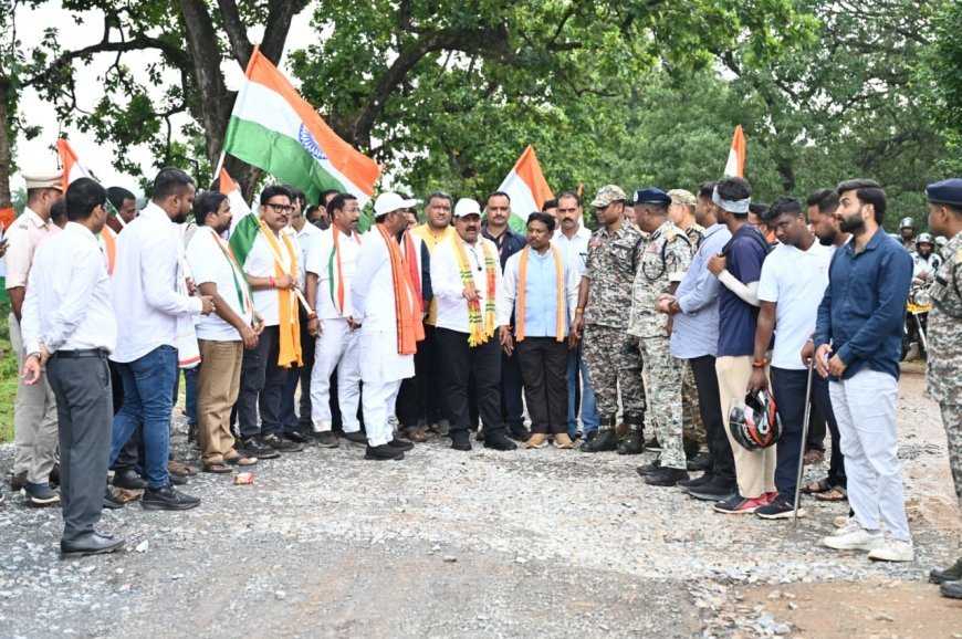 श्यामगिरी में शहीद पूर्व विधायक भीमा मंडावी को उप मुख्यमंत्री विजय शर्मा और वन मंत्री केदार कश्यप ने दी श्रद्धांजलि, बोले- बस्तर की जनता जीती, नक्सलवाद हारा