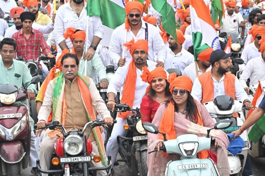 रायपुर पश्चिम में हजारों की तिरंगा यात्रा, भारत माता की आरती से गूंजा राष्ट्रगौरव का संदेश
