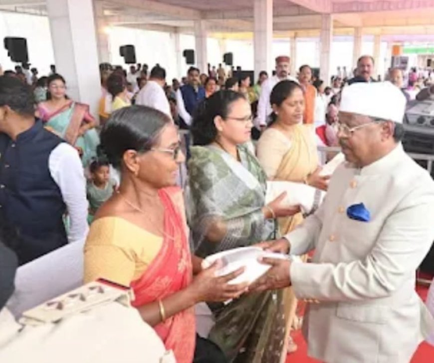 सरगुजा में हर्षोल्लास से मना 80वां स्वतंत्रता दिवस, कृषि मंत्री रामविचार नेताम ने किया ध्वजारोहण, 79 अधिकारी-कर्मचारी सम्मानित