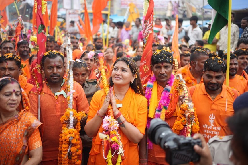 स्वतंत्रता दिवस पर तिरंगे और धर्म ध्वजा के साथ आगे बढ़ी विधायक भावना बोहरा और कांवड़ियों की कांवड़ यात्रा, राष्ट्रभक्ति और सनातन आस्था का दिखा अद्भुत संगम