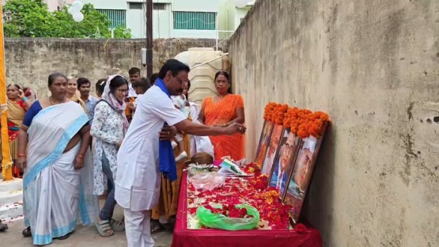 वार्ड 12 में उत्साह और देशभक्ति के साथ मनाया गया स्वतंत्रता दिवस, बुजुर्गों का हुआ सम्मान