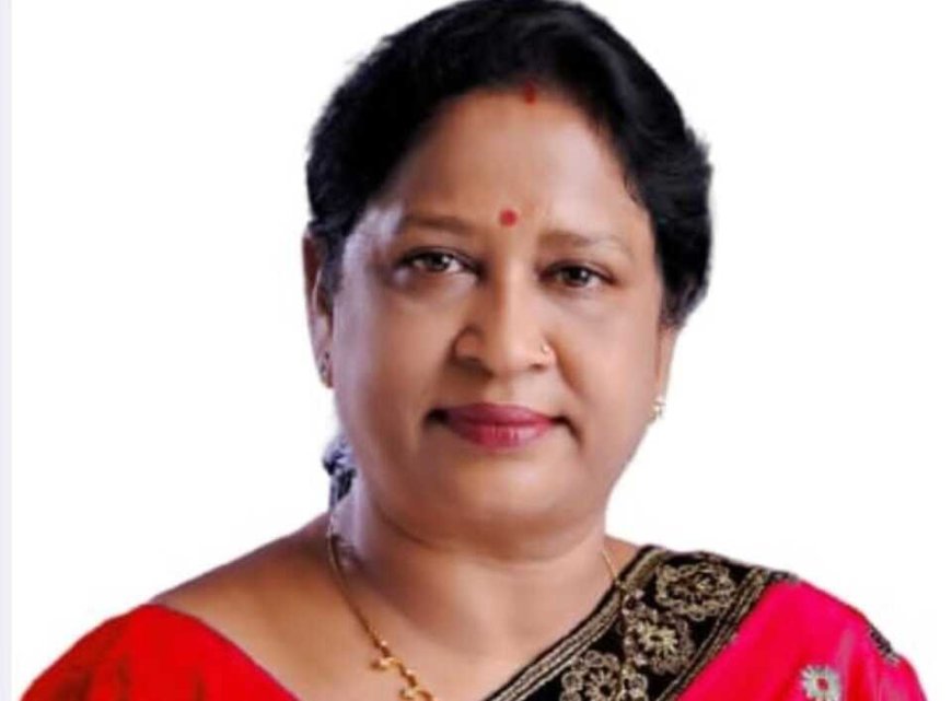 सांकरा-जैतपुरी सड़क निर्माण में देरी का आरोप, बारिश में पाइपलाइन के लिए सड़क खोदने पर लक्ष्मी ध्रुव ने उठाए सवाल