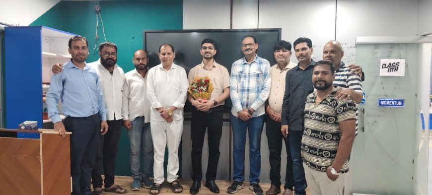किरार समाज ने डॉ. आकाश मंगरोले का किया सम्मान, चिकित्सा क्षेत्र में उपलब्धि से बढ़ाया समाज का गौरव