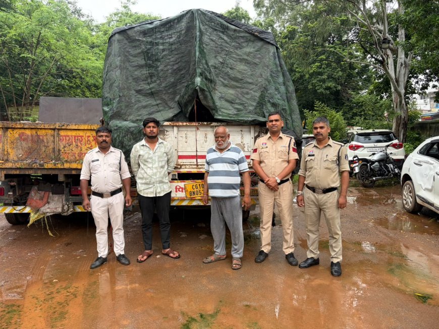 रायपुर में गौ-तस्करी का मामला, 10 पशुओं को ठूंसकर ले जा रहे वाहन को पुलिस ने पकड़ा