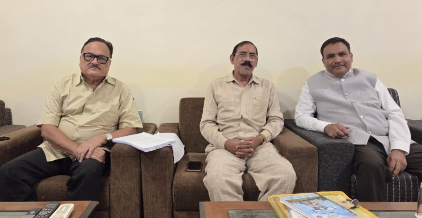 वक्फ बोर्ड अध्यक्ष डॉ. सलीम राज ने UCC समिति सदस्यों से की सौजन्य मुलाकात, सरल भाषा में पुस्तक प्रकाशित करने का सुझाव