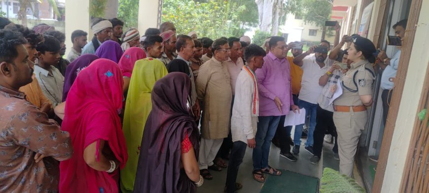 आलीराजपुर में नाबालिग के कथित अपहरण से गरमाया मामला, ग्रामीणों ने SP कार्यालय पहुंचकर लगाई कार्रवाई की गुहार