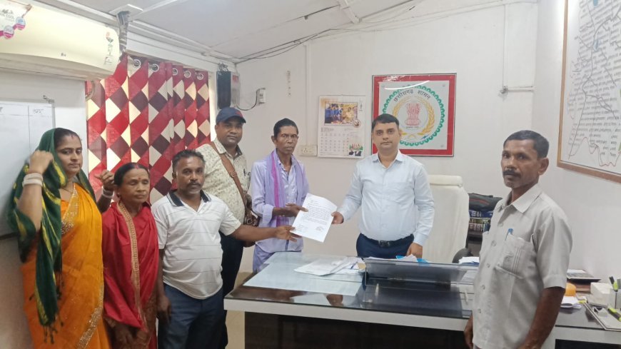 हरि मंदिर निर्माण पर लगे स्टे को हटाने की मांग, ग्रामीणों ने SDM कार्यालय पहुंचकर सौंपा ज्ञापन