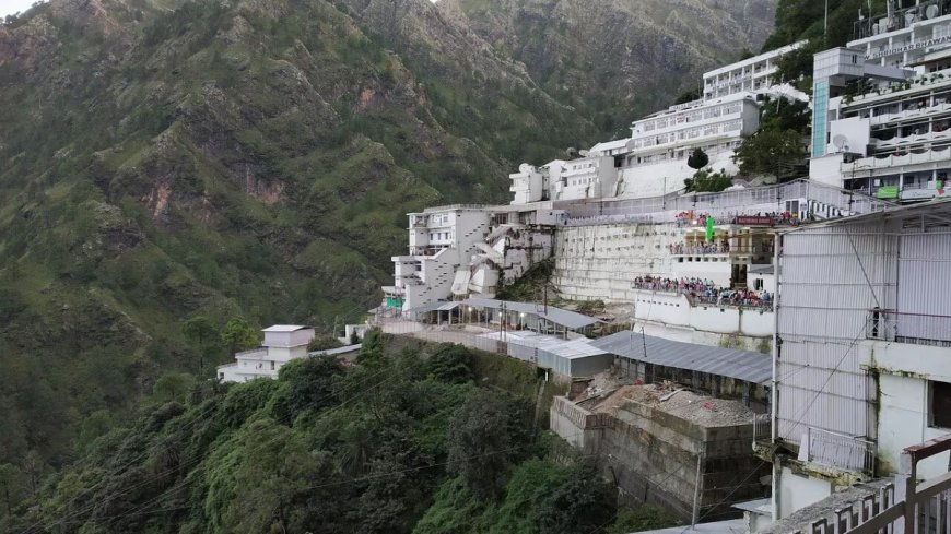 वैष्णो देवी मंदिर में चढ़ावे की मैन्युअल गिनती होगी बंद, पारदर्शिता के लिए लगेंगी कैश रीसाइक्लर मशीनें