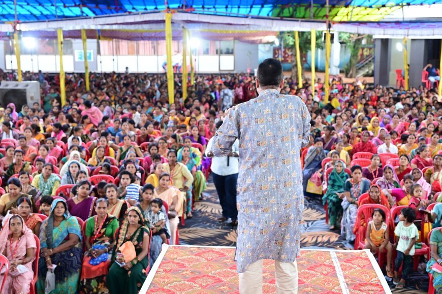 11 हजार से अधिक बहनों ने विधायक रिकेश सेन को बांधा रक्षासूत्र, लोकांगन में उमड़ा स्नेह का सैलाब
