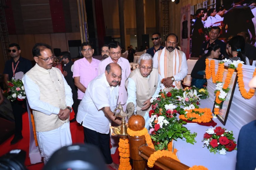 संवाद महोत्सव 2026 में मुख्यमंत्री विष्णु देव साय के साथ शामिल हुए विधायक पुरन्दर मिश्रा