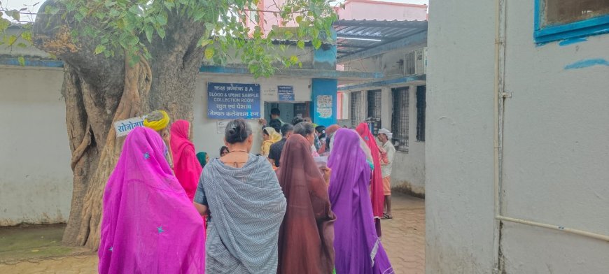 आलीराजपुर जिला अस्पताल में उमड़ी मरीजों की भीड़, ओपीडी में लंबी कतार, सर्दी-बुखार के मरीज बढ़े