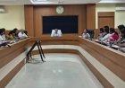 कलेक्टर अजीत वसंत ने आवासीय विद्यालयों की ली समीक्षा बैठक, शिक्षा और सुविधाओं की गुणवत्ता पर दिया जोर