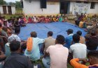प्लाटपारा में निको माइंस के ट्रकों की पार्किंग पर ग्रामीणों का विरोध, बोले- गांव में नहीं होगी पार्किंग