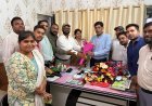 एनएचएम संघ ने नवपदस्थ CMHO डॉ. शरद कोहाड़े से की सौजन्य मुलाकात, कर्मचारी हित के मुद्दों पर हुई चर्चा