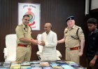 कबीरधाम साइबर पुलिस की बड़ी सफलता, 100 गुम मोबाइल बरामद; 25 लाख की संपत्ति मालिकों को लौटाई