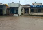 अरमरी कला में बैंक के सामने जलभराव, किसानों और ग्रामीणों को लेनदेन में परेशानी