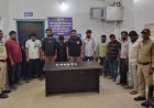 दीपक कॉलोनी में जुआ फड़ पर पुलिस की कार्रवाई, 14 जुआरी गिरफ्तार; 72 हजार 300 रुपये और ताश पत्ती जब्त