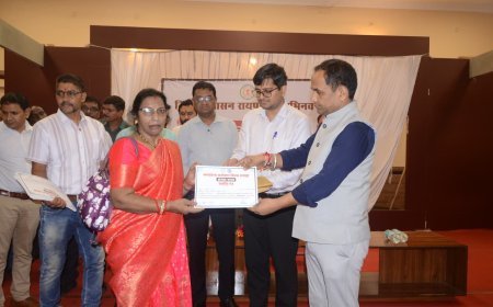 प्रोजेक्ट वंदन के तहत 49 सेवानिवृत्त अधिकारी-कर्मचारियों का सम्मान, कलेक्टर और आयुक्त ने दी विदाई