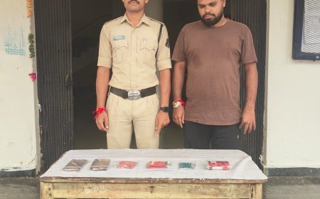 फर्जी SIM और बैंक खातों का खेल, 18 एक्टिवेटेड सिम और 4 ATM कार्ड के साथ फरार आरोपी गिरफ्तार