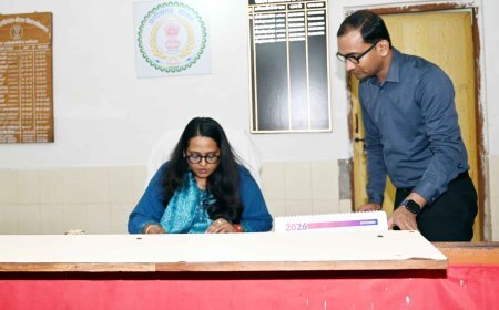 बोड़ला एसडीएम कार्यालय के निरीक्षण में कलेक्टर तुलिका प्रजापति ने दिए राजस्व प्रकरणों के त्वरित निराकरण के निर्देश