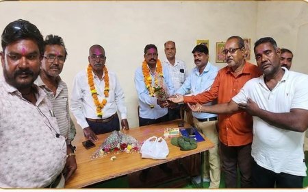 जनवादी राज मिस्त्री मजदूर संघ दुर्ग के जिला अध्यक्ष बने भरत लाल यादव, समाज और साथियों ने दी बधाई