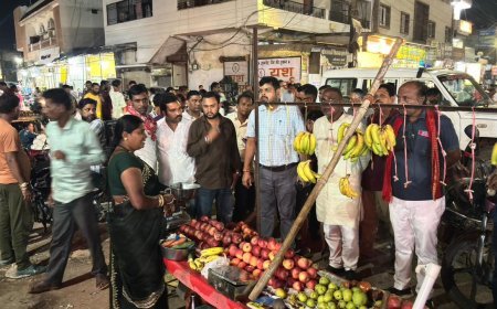 नवीन बाजार में अतिक्रमण पर नगर पालिका की सख्ती, चिन्हित स्थल से बाहर व्यवसाय करने वालों को दी समझाइश