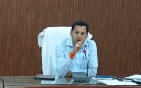 निर्माण कार्यों में लापरवाही पर होगी कड़ी कार्रवाई, सीईओ अभिषेक अग्रवाल ने मैदानी कर्मचारियों को लगाई फटकार