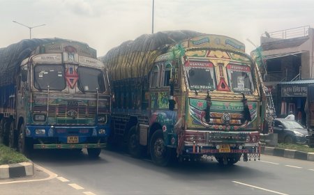 झलप में सड़क की बदहाली पर फूटा ग्रामीणों का गुस्सा, NH-53 पर किया चक्काजाम