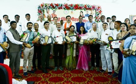 शिक्षक दिवस पर कवर्धा में 108 शिक्षकों का सम्मान, विजय शर्मा बोले- समाज में गुरुजनों का स्थान सदैव अग्रणी