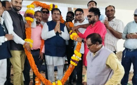 अशोक बजाज के जन्मदिन पर नामदेव समाज ने किया आत्मीय अभिनंदन, शाल-श्रीफल भेंट कर दी शुभकामनाएं