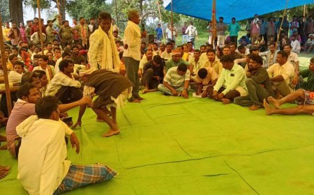 बंडा परगना के 44 गांवों के सामने आलोर में परिवार की मूल धर्म में वापसी, पारंपरिक रीति-रिवाजों से हुआ आयोजन