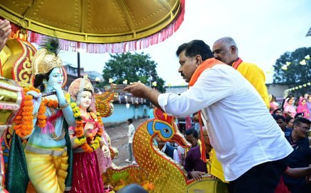 कवर्धा में दही हांडी उत्सव में शामिल हुए उप मुख्यमंत्री विजय शर्मा, जय कन्हैयालाल की के जयघोष से गूंजा शहर