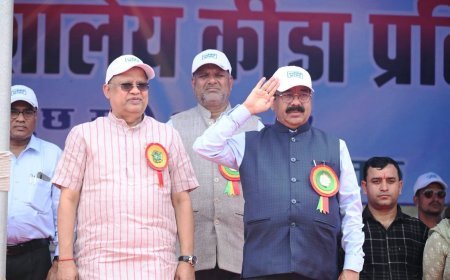 उप मुख्यमंत्री अरुण साव ने बैडमिंटन प्रतियोगिता के विजेता खिलाड़ियों को किया पुरस्कृत, कहा- देश का नाम रोशन करें खिलाड़ी