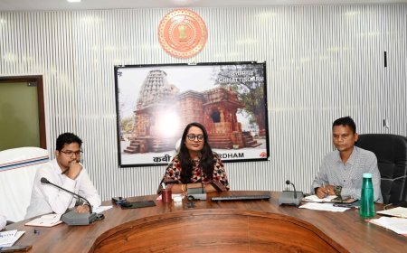 कलेक्टर तुलिका प्रजापति ने जिला कार्यालय के कर्मचारियों को दिए निर्देश, ई-ऑफिस और लंबित प्रकरणों के शीघ्र निराकरण पर जोर