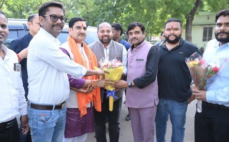 केंद्रीय राज्य मंत्री तोखन साहू का बेमेतरा आगमन, विधायक दीपेश साहू ने किया आत्मीय स्वागत