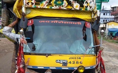 कलेक्टर के निर्देश पर सड़क सुरक्षा अभियान, रामानुजगंज में पांच ऑटो पर चालानी कार्रवाई