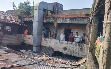 जर्जर भवन नहीं हटाया तो मकान मालिक स्वयं होंगे जिम्मेदार, नगर पालिका ने दी सख्त चेतावनी