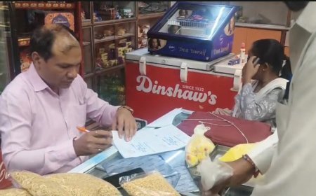 सौसर में रसमलाई में मिली जिंदा इल्ली, मिष्ठान भंडार में खाद्य विभाग की औचक जांच