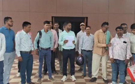 बेमेतरा के 200 मीटर रीडरों के रोजगार पर संकट, स्मार्ट मीटर व्यवस्था के खिलाफ कलेक्टर को सौंपा ज्ञापन