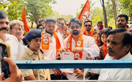 टाटा नगर की अनदेखी पर शिवसेना का प्रदर्शन, बीएसपी प्रबंधन को विकास कार्य शुरू करने का अंतिम अल्टीमेटम