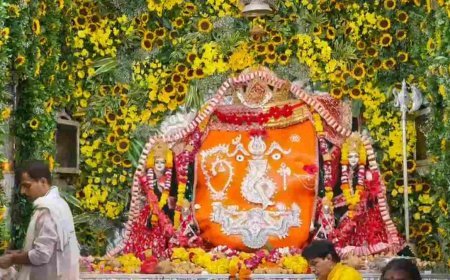 Khajrana Ganesh Indore: 7 करोड़ के आभूषणों से हुआ खजराना गणेश का भव्य श्रृंगार, सवा लाख मोदक का लगेगा महाभोग