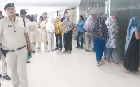 सूर्या मॉल के स्पा सेंटर में पुलिस की रेड, बिजली-पानी बंद होने के बावजूद अंदर मिली युवतियां; बाउंड ओवर की कार्रवाई