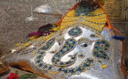 गणेश चतुर्थी पर चिंतामण गणेश मंदिर में उमड़ा आस्था का सैलाब, एक प्रतिमा में तीन स्वरूपों के दर्शन