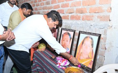 उप मुख्यमंत्री विजय शर्मा ने सड़क हादसे में मृतकों के परिजनों से की मुलाकात, घायलों के उपचार की ली जानकारी