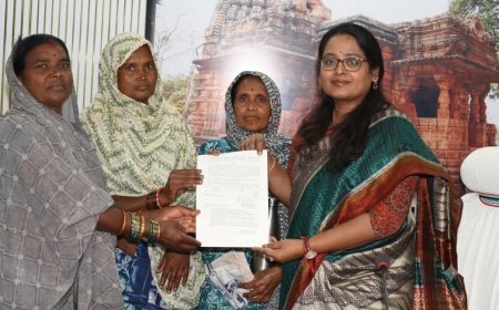 कबीरधाम में मां दन्तेश्वरी महिला स्व-सहायता समूह को 10 साल का तालाब पट्टा, मत्स्य पालन से बढ़ेगी आजीविका