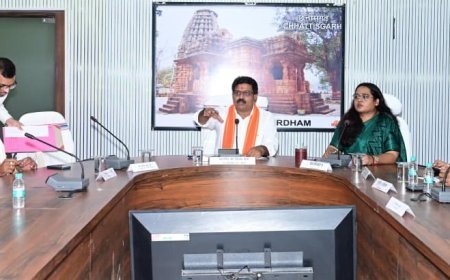 कवर्धा में गौधन की सुरक्षा और उपचार व्यवस्था पर बैठक, विजय शर्मा ने दिए ठोस इंतजाम के निर्देश